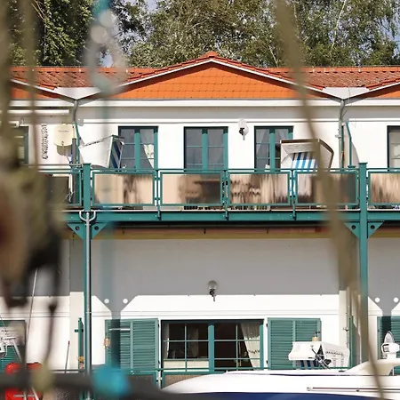 Mein Hafen Mit Yachthafenblick Terrasse Strandkorb Wlan Parkplatz Apartament