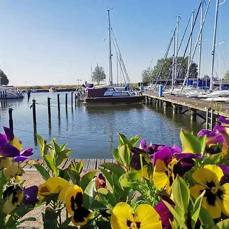 Mein Hafen Mit Yachthafenblick Terrasse Strandkorb Wlan Parkplatz Apartament
